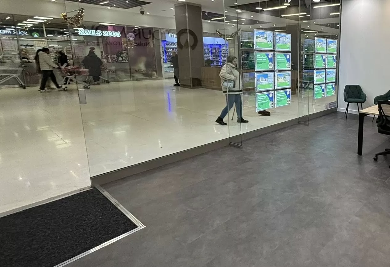 New estate agency branch opens in shopping centre