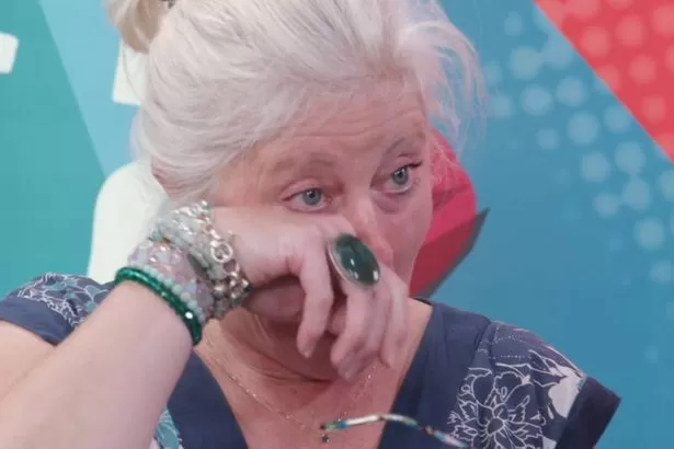 Dickinson's Real Deal guest crying as charity shop item goes for 'extraordinary' amount